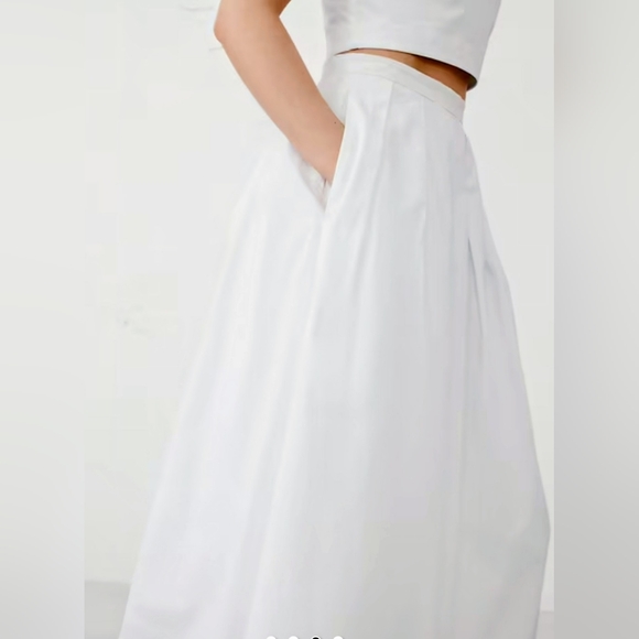 Banana Republic Poplin Midi Skirt - Picture 2 of 7